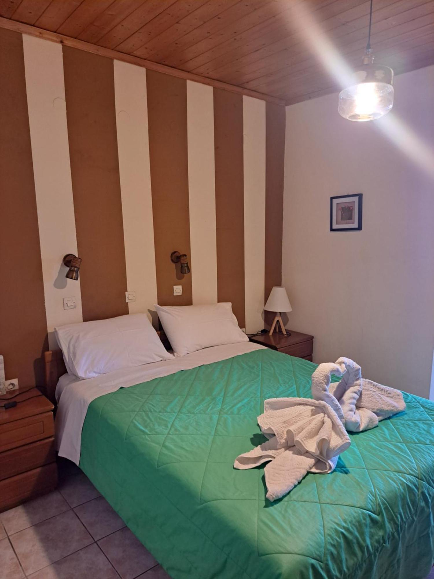Marinos Studios At Lourdata Village מראה חיצוני תמונה