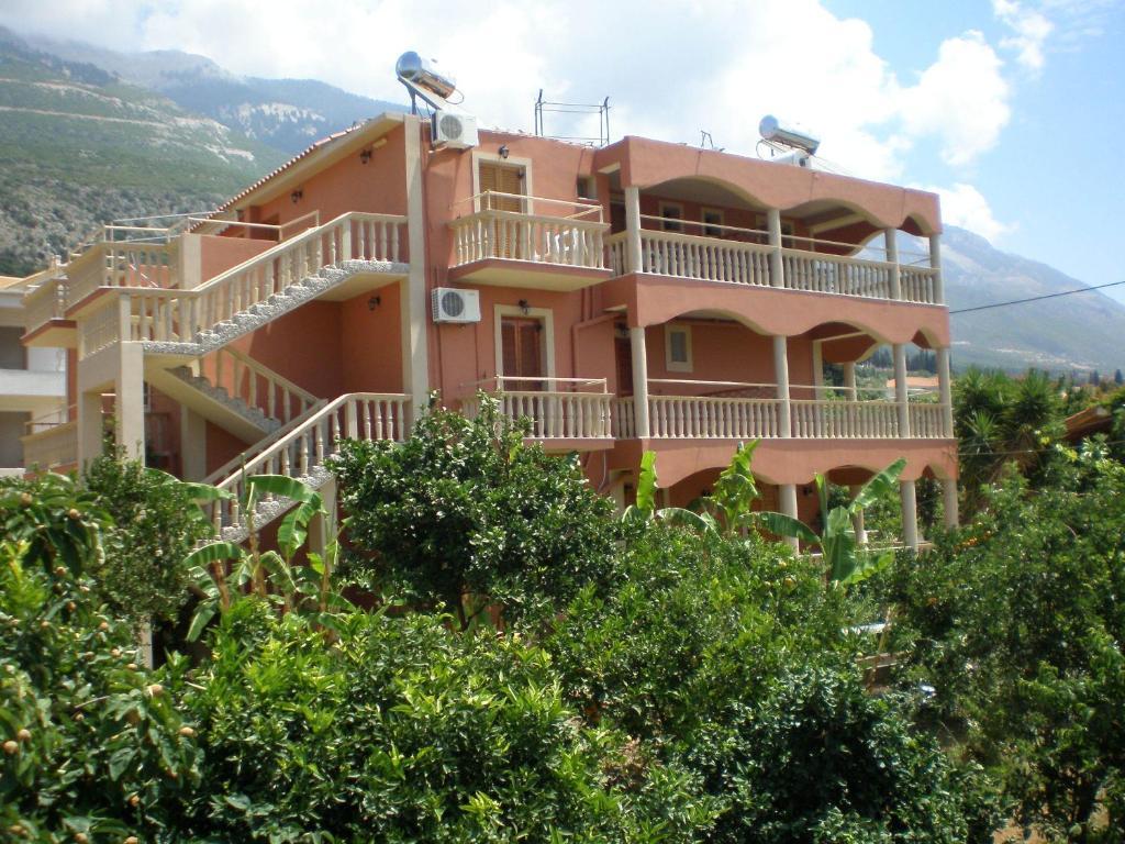 Marinos Studios At Lourdata Village מראה חיצוני תמונה