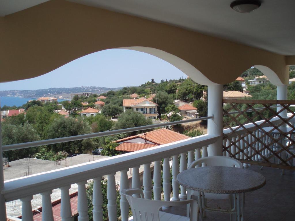 Marinos Studios At Lourdata Village מראה חיצוני תמונה