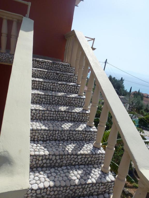 Marinos Studios At Lourdata Village מראה חיצוני תמונה