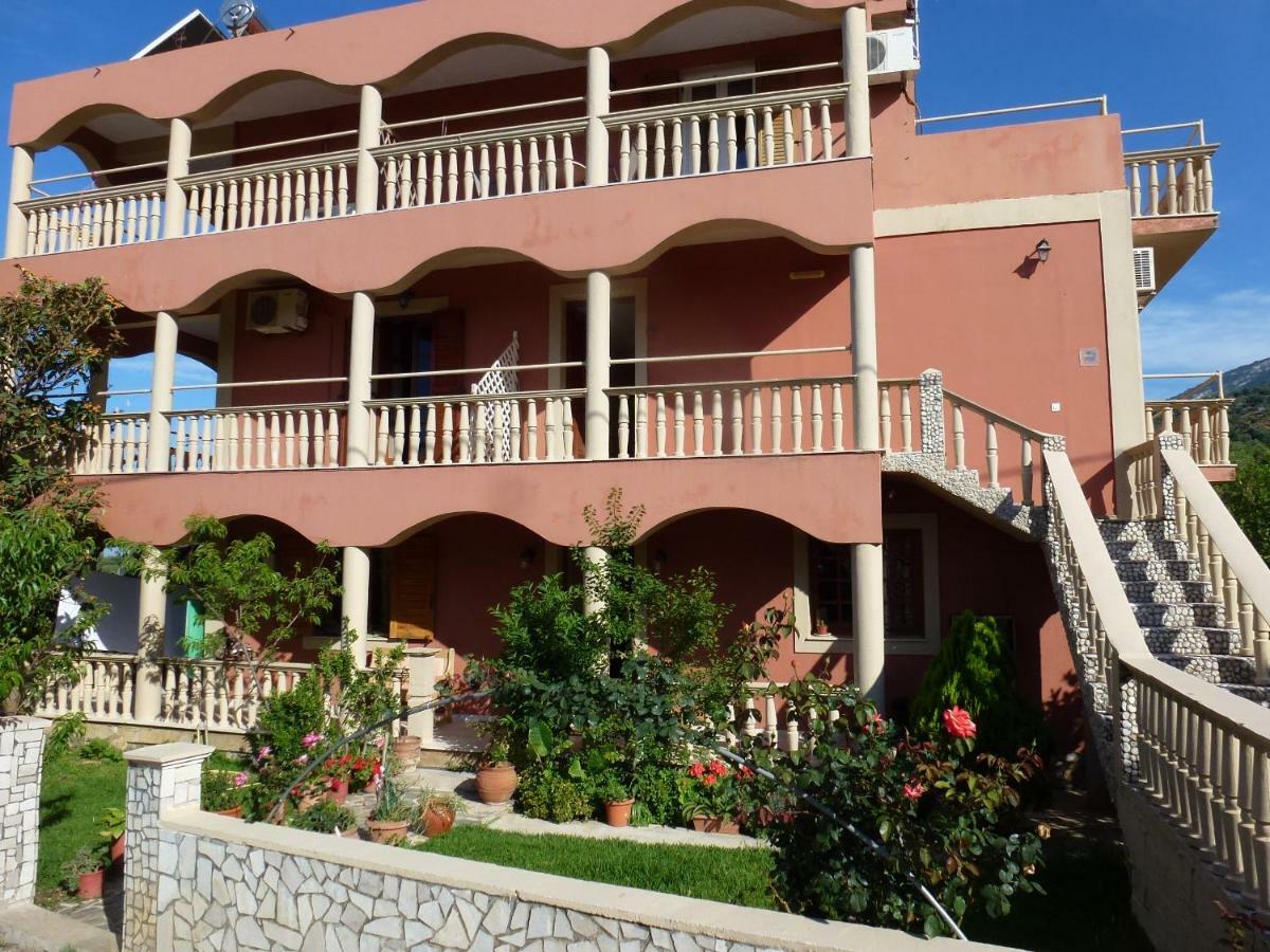 Marinos Studios At Lourdata Village מראה חיצוני תמונה