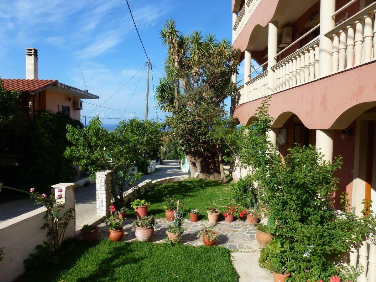 Marinos Studios At Lourdata Village מראה חיצוני תמונה