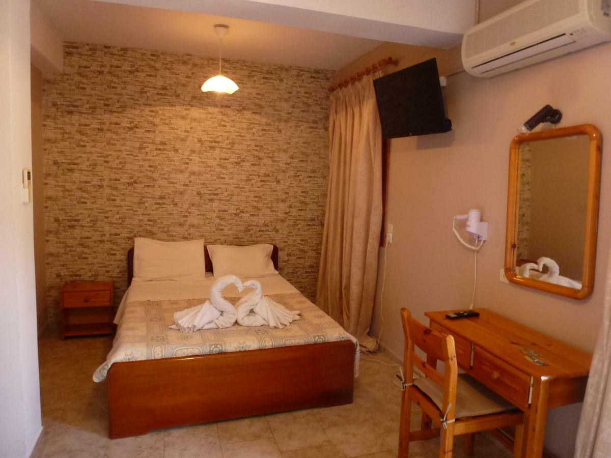 Marinos Studios At Lourdata Village מראה חיצוני תמונה